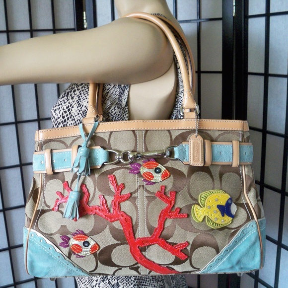 Coach Handbags - Rare COACH Ltd Ed #1490 Large Carryall Bag Purse